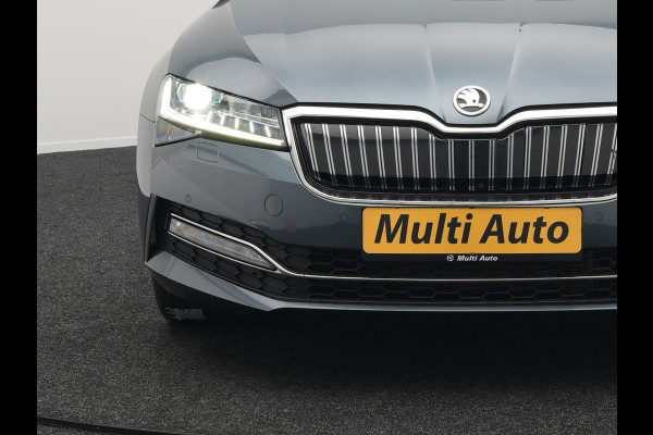 Škoda Superb Combi 1.4 TSI iV Laurin & Klement Plug in Hybrid 218pk PHEV | Trekhaak af Fabriek | Panodak | Carplay |  Lederen Stoelen Memory/Massage | Adaptive Cruise | Sfeerverlichting | 360 Camera | Crystal LED | Virtual | Premium Audio | DAB |