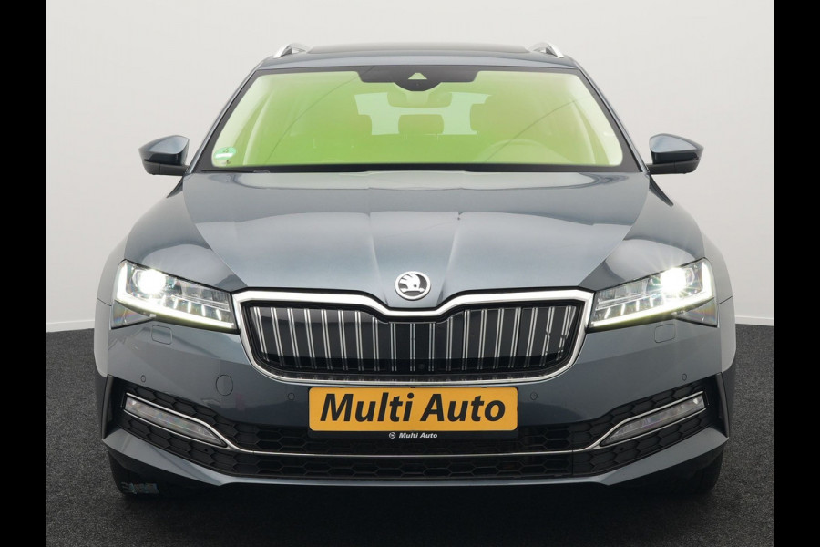 Škoda Superb Combi 1.4 TSI iV Laurin & Klement Plug in Hybrid 218pk PHEV | Trekhaak af Fabriek | Panodak | Carplay |  Lederen Stoelen Memory/Massage | Adaptive Cruise | Sfeerverlichting | 360 Camera | Crystal LED | Virtual | Premium Audio | DAB |