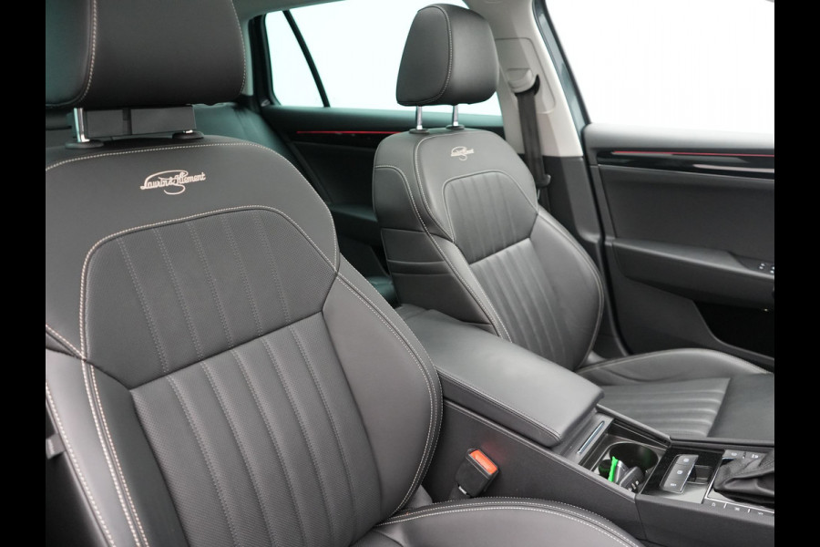 Škoda Superb Combi 1.4 TSI iV Laurin & Klement Plug in Hybrid 218pk PHEV | Trekhaak af Fabriek | Panodak | Carplay |  Lederen Stoelen Memory/Massage | Adaptive Cruise | Sfeerverlichting | 360 Camera | Crystal LED | Virtual | Premium Audio | DAB |