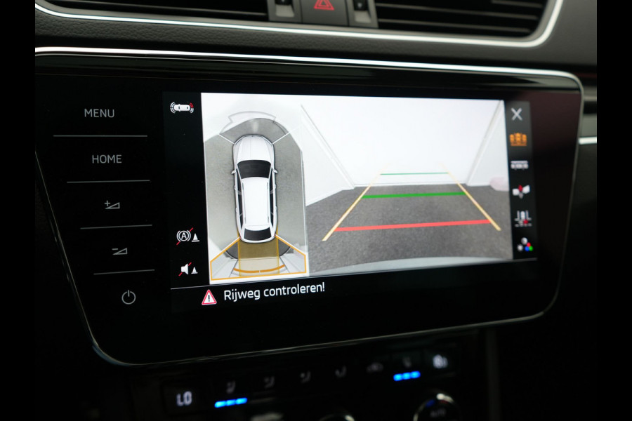 Škoda Superb Combi 1.4 TSI iV Laurin & Klement Plug in Hybrid 218pk PHEV | Trekhaak af Fabriek | Panodak | Carplay |  Lederen Stoelen Memory/Massage | Adaptive Cruise | Sfeerverlichting | 360 Camera | Crystal LED | Virtual | Premium Audio | DAB |