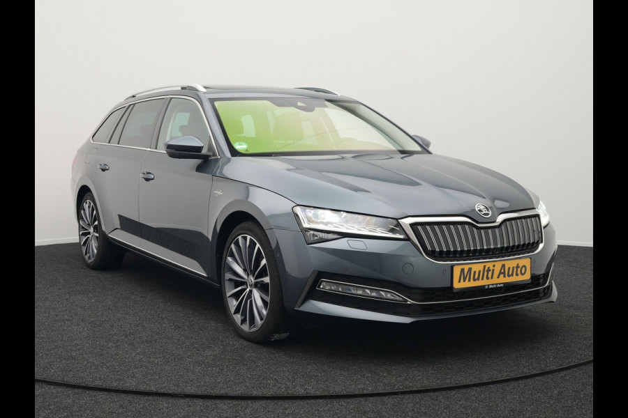 Škoda Superb Combi 1.4 TSI iV Laurin & Klement Plug in Hybrid 218pk PHEV | Trekhaak af Fabriek | Panodak | Carplay |  Lederen Stoelen Memory/Massage | Adaptive Cruise | Sfeerverlichting | 360 Camera | Crystal LED | Virtual | Premium Audio | DAB |