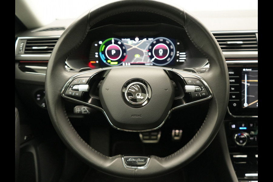 Škoda Superb Combi 1.4 TSI iV Laurin & Klement Plug in Hybrid 218pk PHEV | Trekhaak af Fabriek | Panodak | Carplay |  Lederen Stoelen Memory/Massage | Adaptive Cruise | Sfeerverlichting | 360 Camera | Crystal LED | Virtual | Premium Audio | DAB |