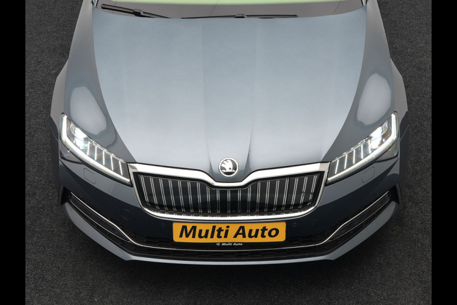Škoda Superb Combi 1.4 TSI iV Laurin & Klement Plug in Hybrid 218pk PHEV | Trekhaak af Fabriek | Panodak | Carplay |  Lederen Stoelen Memory/Massage | Adaptive Cruise | Sfeerverlichting | 360 Camera | Crystal LED | Virtual | Premium Audio | DAB |