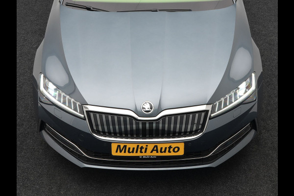 Škoda Superb Combi 1.4 TSI iV Laurin & Klement Plug in Hybrid 218pk PHEV | Trekhaak af Fabriek | Panodak | Carplay |  Lederen Stoelen Memory/Massage | Adaptive Cruise | Sfeerverlichting | 360 Camera | Crystal LED | Virtual | Premium Audio | DAB |