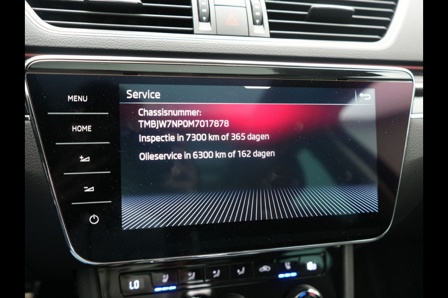 Škoda Superb Combi 1.4 TSI iV Laurin & Klement Plug in Hybrid 218pk PHEV | Trekhaak af Fabriek | Panodak | Carplay |  Lederen Stoelen Memory/Massage | Adaptive Cruise | Sfeerverlichting | 360 Camera | Crystal LED | Virtual | Premium Audio | DAB |