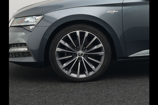 Škoda Superb Combi 1.4 TSI iV Laurin & Klement Plug in Hybrid 218pk PHEV | Trekhaak af Fabriek | Panodak | Carplay |  Lederen Stoelen Memory/Massage | Adaptive Cruise | Sfeerverlichting | 360 Camera | Crystal LED | Virtual | Premium Audio | DAB |