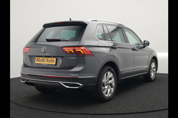 Volkswagen Tiguan 1.4 TSI Elegance Plug In Hybrid 245pk | PHEV | Trekhaak af Fabriek | Adaptive Cruise | Stuur/Stoel Verwarming | IQ Light | 18"L.M |  Carplay | Camera | Digitaal Cockpit |