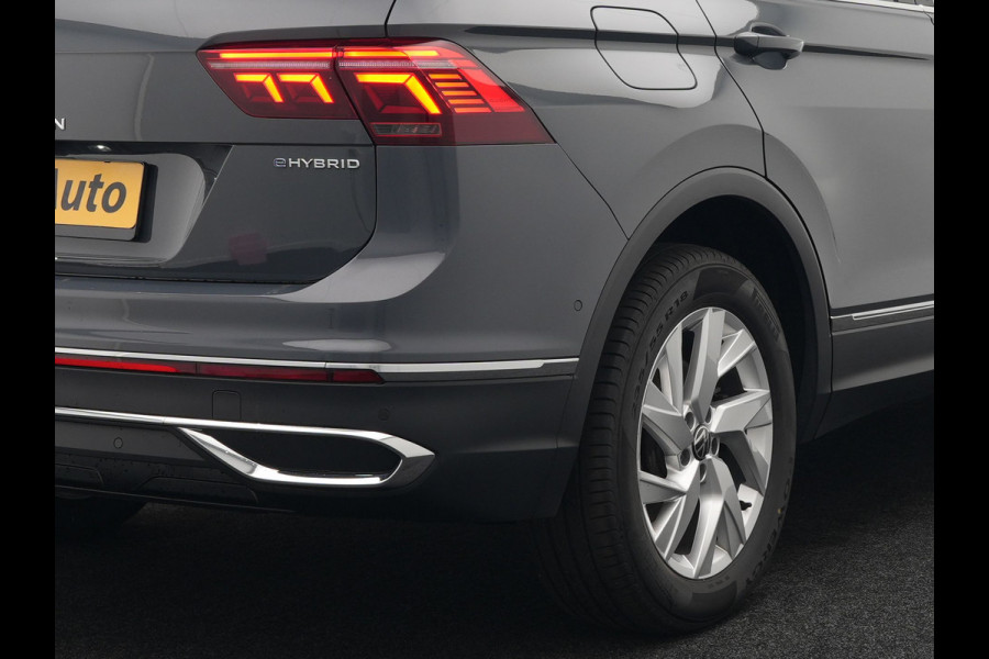 Volkswagen Tiguan 1.4 TSI Elegance Plug In Hybrid 245pk | PHEV | Trekhaak af Fabriek | Adaptive Cruise | Stuur/Stoel Verwarming | IQ Light | 18"L.M |  Carplay | Camera | Digitaal Cockpit |