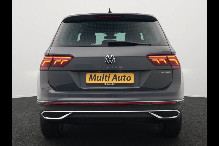 Volkswagen Tiguan 1.4 TSI Elegance Plug In Hybrid 245pk | PHEV | Trekhaak af Fabriek | Adaptive Cruise | Stuur/Stoel Verwarming | IQ Light | 18"L.M |  Carplay | Camera | Digitaal Cockpit |