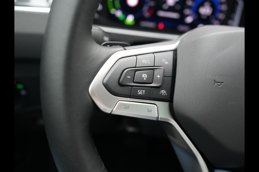 Volkswagen Tiguan 1.4 TSI Elegance Plug In Hybrid 245pk | PHEV | Trekhaak af Fabriek | Adaptive Cruise | Stuur/Stoel Verwarming | IQ Light | 18"L.M |  Carplay | Camera | Digitaal Cockpit |