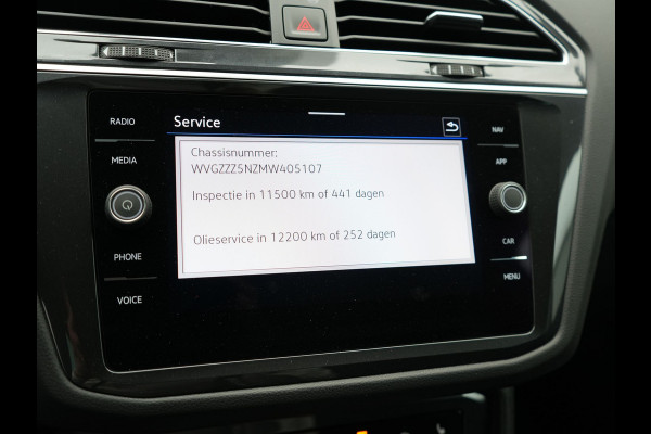 Volkswagen Tiguan 1.4 TSI Elegance Plug In Hybrid 245pk | PHEV | Trekhaak af Fabriek | Adaptive Cruise | Stuur/Stoel Verwarming | IQ Light | 18"L.M |  Carplay | Camera | Digitaal Cockpit |