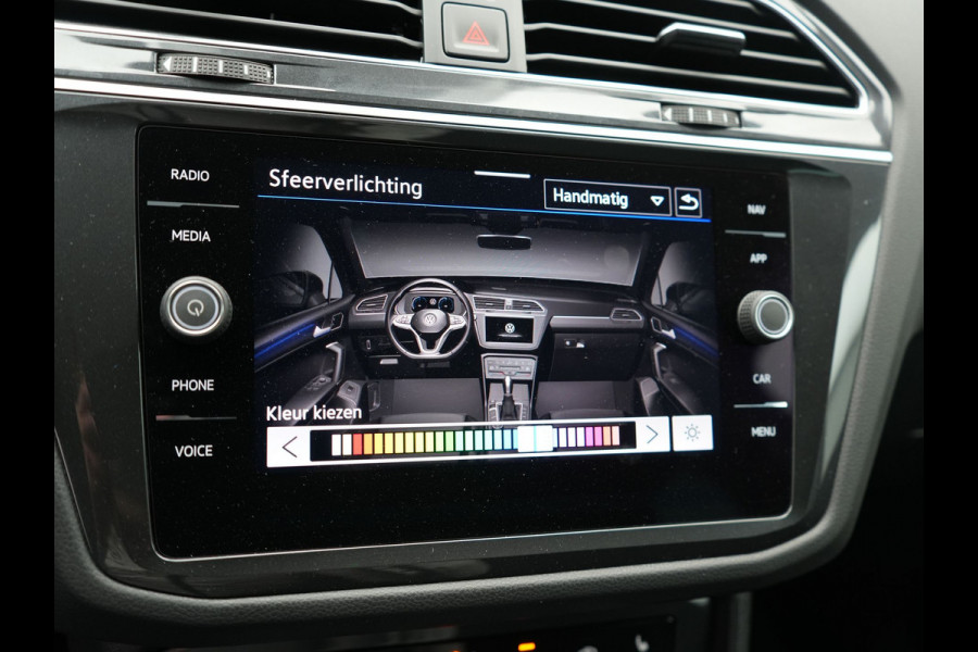 Volkswagen Tiguan 1.4 TSI Elegance Plug In Hybrid 245pk | PHEV | Trekhaak af Fabriek | Adaptive Cruise | Stuur/Stoel Verwarming | IQ Light | 18"L.M |  Carplay | Camera | Digitaal Cockpit |