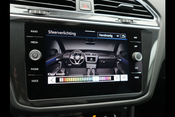 Volkswagen Tiguan 1.4 TSI Elegance Plug In Hybrid 245pk | PHEV | Trekhaak af Fabriek | Adaptive Cruise | Stuur/Stoel Verwarming | IQ Light | 18"L.M |  Carplay | Camera | Digitaal Cockpit |