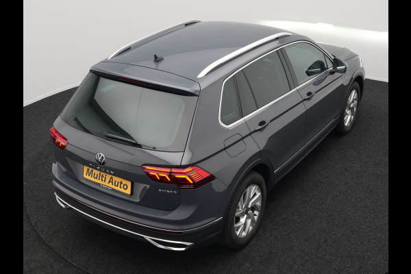 Volkswagen Tiguan 1.4 TSI Elegance Plug In Hybrid 245pk | PHEV | Trekhaak af Fabriek | Adaptive Cruise | Stuur/Stoel Verwarming | IQ Light | 18"L.M |  Carplay | Camera | Digitaal Cockpit |