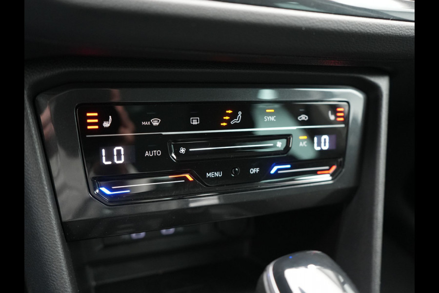 Volkswagen Tiguan 1.4 TSI Elegance Plug In Hybrid 245pk | PHEV | Trekhaak af Fabriek | Adaptive Cruise | Stuur/Stoel Verwarming | IQ Light | 18"L.M |  Carplay | Camera | Digitaal Cockpit |