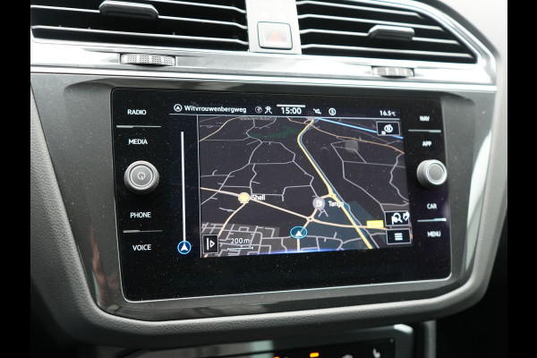 Volkswagen Tiguan 1.4 TSI Elegance Plug In Hybrid 245pk | PHEV | Trekhaak af Fabriek | Adaptive Cruise | Stuur/Stoel Verwarming | IQ Light | 18"L.M |  Carplay | Camera | Digitaal Cockpit |