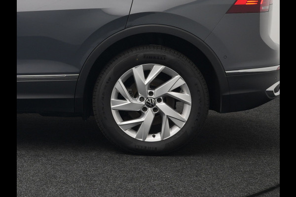 Volkswagen Tiguan 1.4 TSI Elegance Plug In Hybrid 245pk | PHEV | Trekhaak af Fabriek | Adaptive Cruise | Stuur/Stoel Verwarming | IQ Light | 18"L.M |  Carplay | Camera | Digitaal Cockpit |