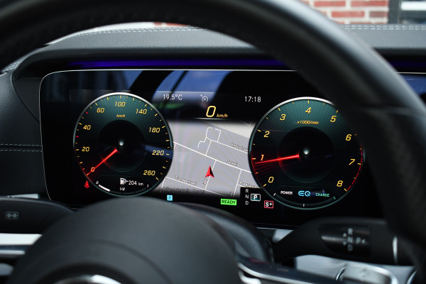 Mercedes-Benz E-Klasse Coupé 200 AMG Line Facelift | Night | Widescreen | Camera