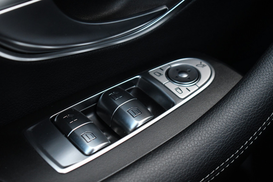 Mercedes-Benz E-Klasse Coupé 200 AMG Line Facelift | Night | Widescreen | Camera