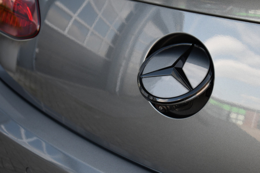 Mercedes-Benz E-Klasse Coupé 200 AMG Line Facelift | Night | Widescreen | Camera
