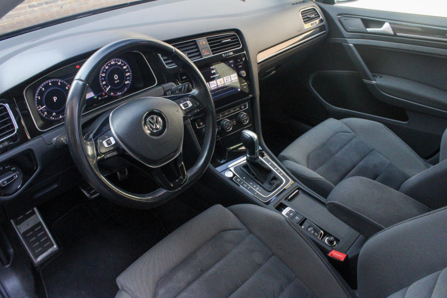 Volkswagen Golf 1.4 TSI Highl Busi R-line | ACC | Camera | Stoel VW | Carplay