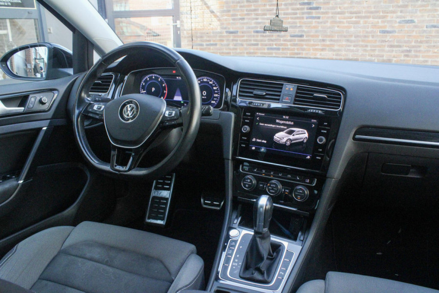 Volkswagen Golf 1.4 TSI Highl Busi R-line | ACC | Camera | Stoel VW | Carplay