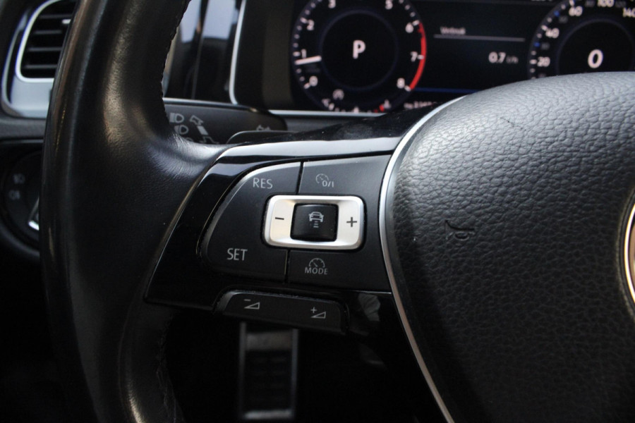 Volkswagen Golf 1.4 TSI Highl Busi R-line | ACC | Camera | Stoel VW | Carplay