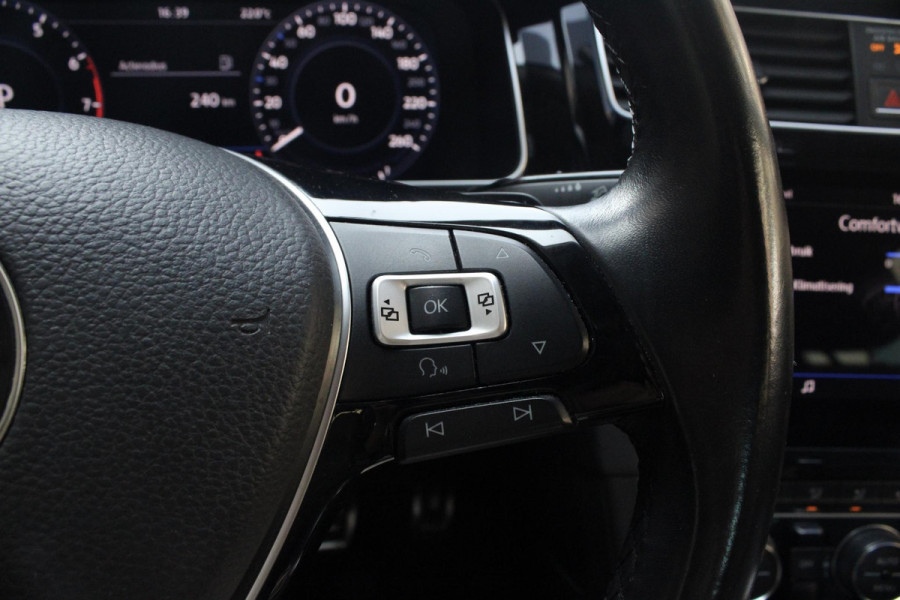 Volkswagen Golf 1.4 TSI Highl Busi R-line | ACC | Camera | Stoel VW | Carplay