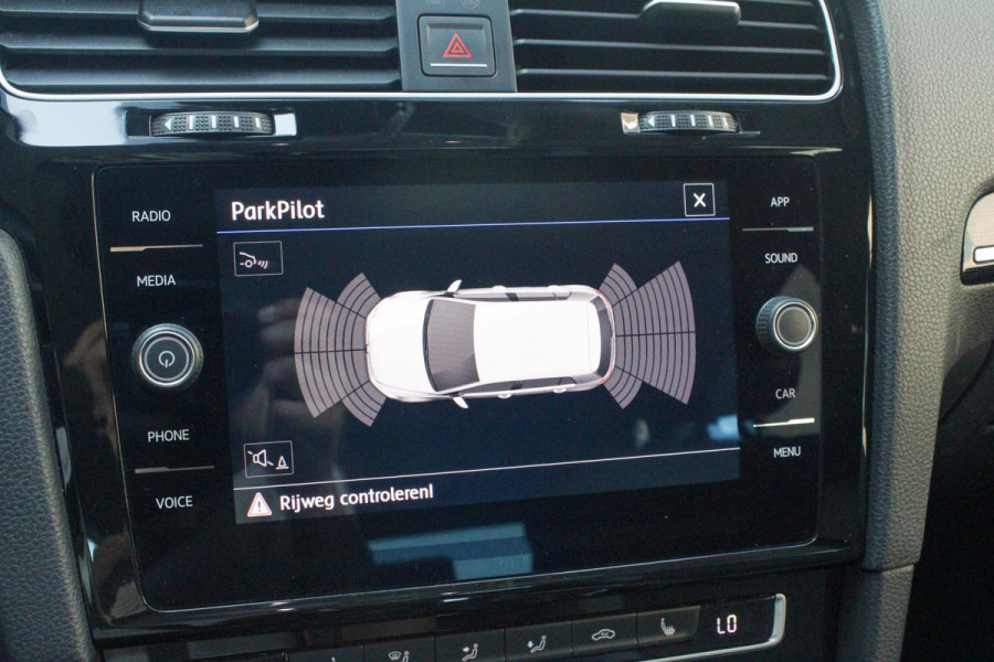 Volkswagen Golf 1.4 TSI Highl Busi R-line | ACC | Camera | Stoel VW | Carplay