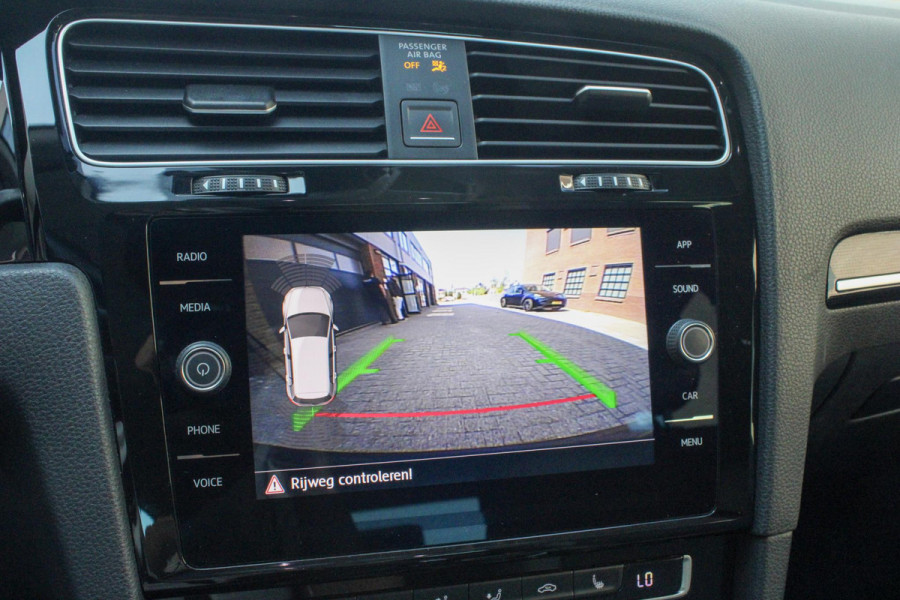 Volkswagen Golf 1.4 TSI Highl Busi R-line | ACC | Camera | Stoel VW | Carplay