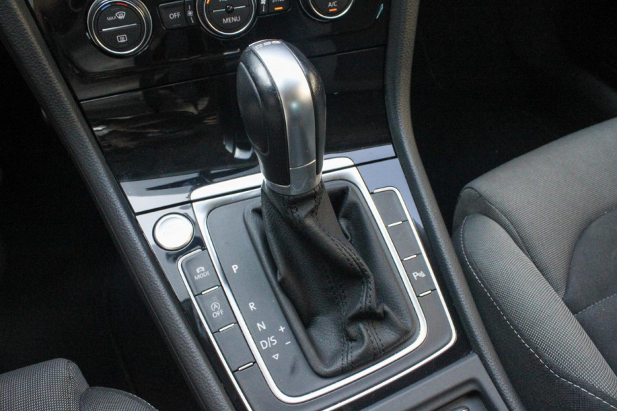 Volkswagen Golf 1.4 TSI Highl Busi R-line | ACC | Camera | Stoel VW | Carplay