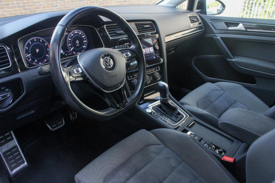 Volkswagen Golf 1.4 TSI Highl Busi R-line | ACC | Camera | Stoel VW | Carplay