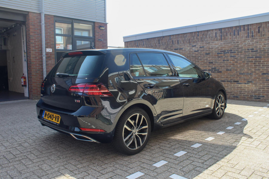 Volkswagen Golf 1.4 TSI Highl Busi R-line | ACC | Camera | Stoel VW | Carplay