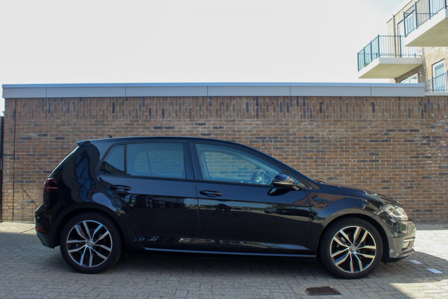 Volkswagen Golf 1.4 TSI Highl Busi R-line | ACC | Camera | Stoel VW | Carplay