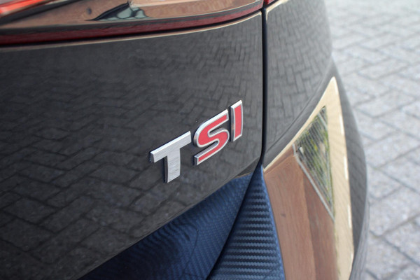 Volkswagen Golf 1.4 TSI Highl Busi R-line | ACC | Camera | Stoel VW | Carplay