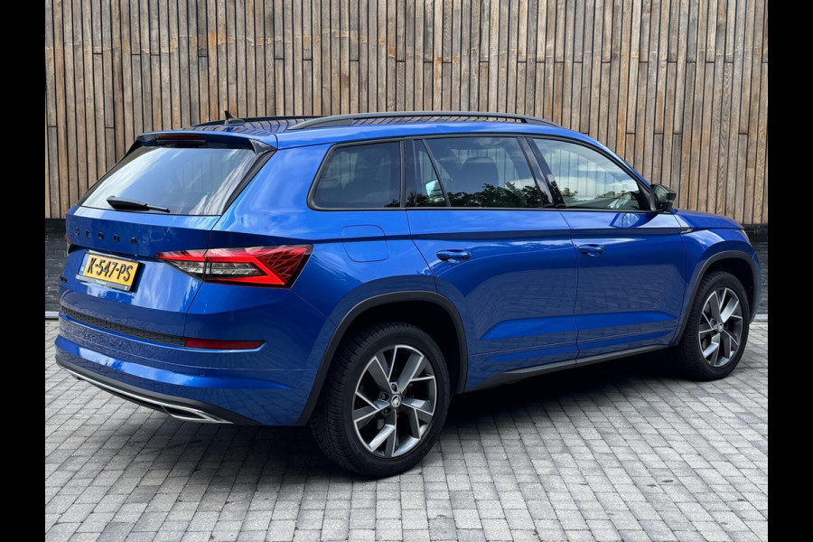 Škoda Kodiaq 1.5 TSI Sportline 7-persoons Automaat | Trekhaak uitklapbaar | Voorstoelen en achterbank verwarmd | Adaptief demping systeem | N
