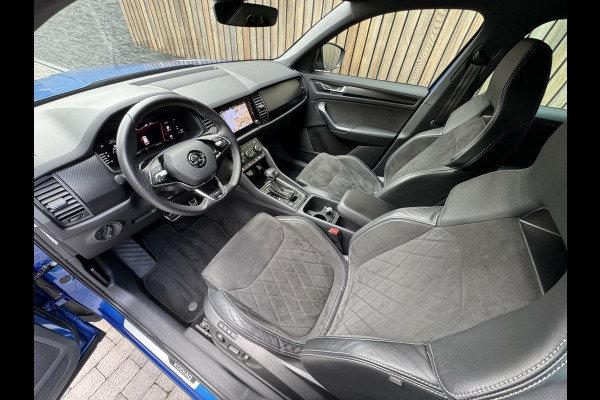 Škoda Kodiaq 1.5 TSI Sportline 7-persoons Automaat | Trekhaak uitklapbaar | Voorstoelen en achterbank verwarmd | Adaptief demping systeem | N