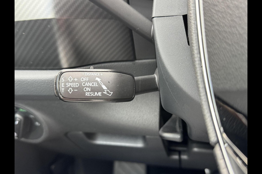 Škoda Kodiaq 1.5 TSI Sportline 7-persoons Automaat | Trekhaak uitklapbaar | Voorstoelen en achterbank verwarmd | Adaptief demping systeem | N
