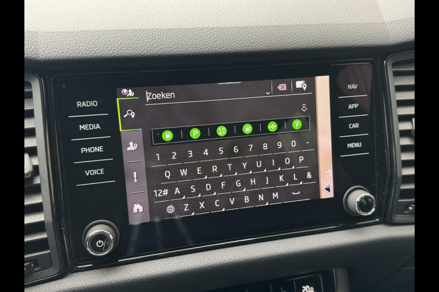 Škoda Kodiaq 1.5 TSI Sportline 7-persoons Automaat | Trekhaak uitklapbaar | Voorstoelen en achterbank verwarmd | Adaptief demping systeem | N