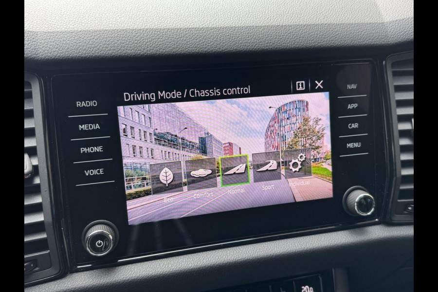 Škoda Kodiaq 1.5 TSI Sportline 7-persoons Automaat | Trekhaak uitklapbaar | Voorstoelen en achterbank verwarmd | Adaptief demping systeem | N