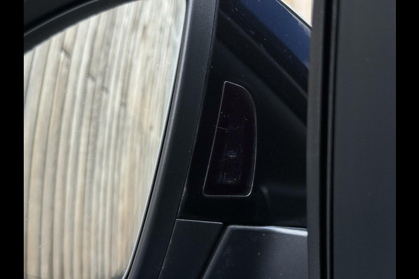 Škoda Kodiaq 1.5 TSI Sportline 7-persoons Automaat | Trekhaak uitklapbaar | Voorstoelen en achterbank verwarmd | Adaptief demping systeem | N