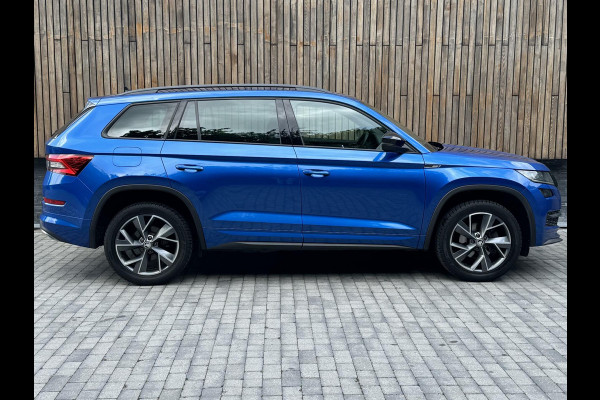 Škoda Kodiaq 1.5 TSI Sportline 7-persoons Automaat | Trekhaak uitklapbaar | Voorstoelen en achterbank verwarmd | Adaptief demping systeem | N