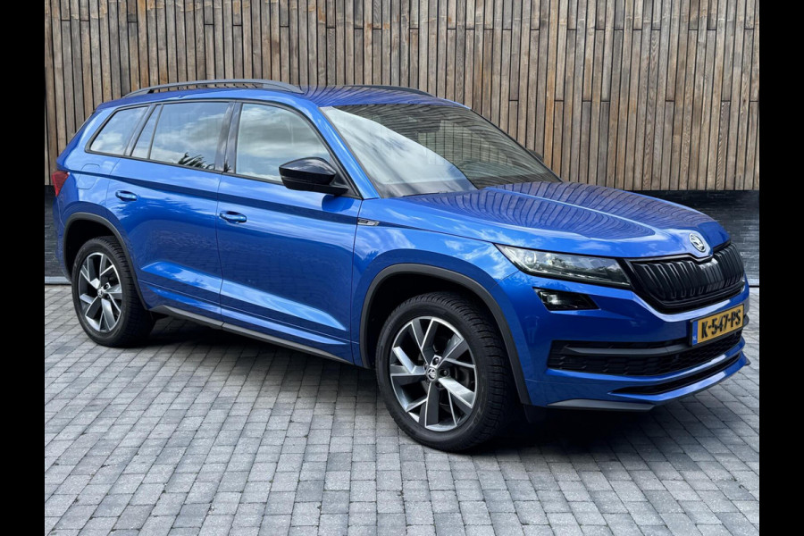 Škoda Kodiaq 1.5 TSI Sportline 7-persoons Automaat | Trekhaak uitklapbaar | Voorstoelen en achterbank verwarmd | Adaptief demping systeem | N