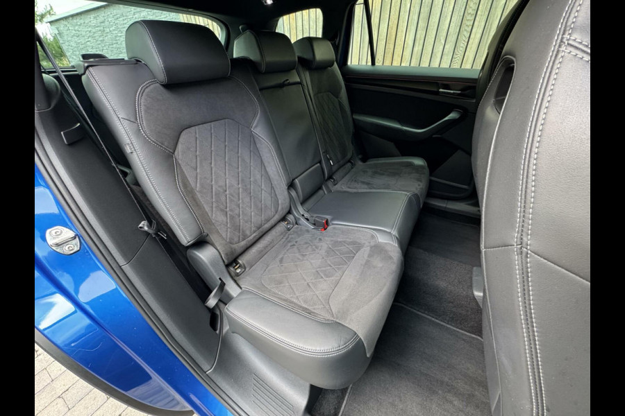 Škoda Kodiaq 1.5 TSI Sportline 7-persoons Automaat | Trekhaak uitklapbaar | Voorstoelen en achterbank verwarmd | Adaptief demping systeem | N