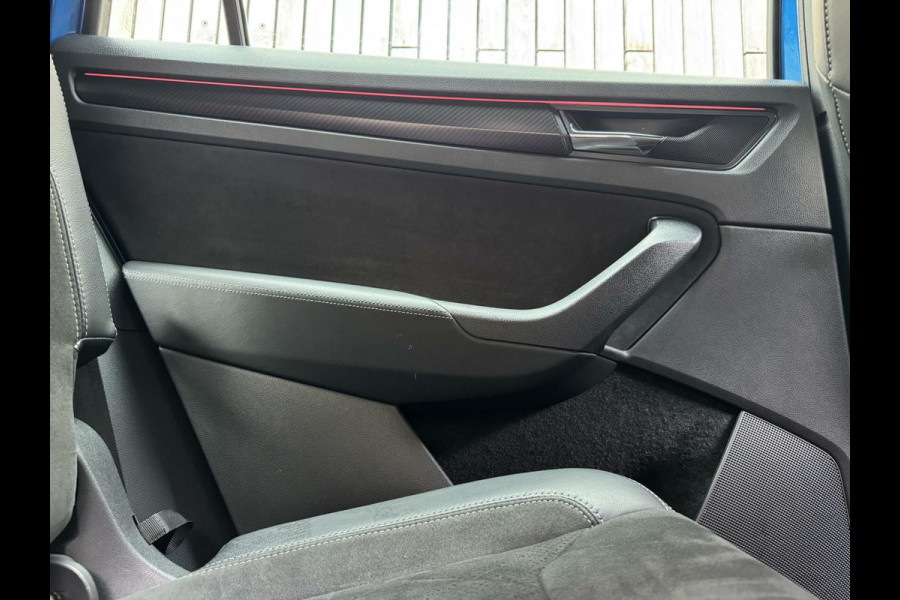 Škoda Kodiaq 1.5 TSI Sportline 7-persoons Automaat | Trekhaak uitklapbaar | Voorstoelen en achterbank verwarmd | Adaptief demping systeem | N