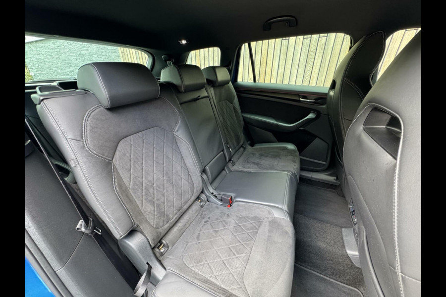 Škoda Kodiaq 1.5 TSI Sportline 7-persoons Automaat | Trekhaak uitklapbaar | Voorstoelen en achterbank verwarmd | Adaptief demping systeem | N
