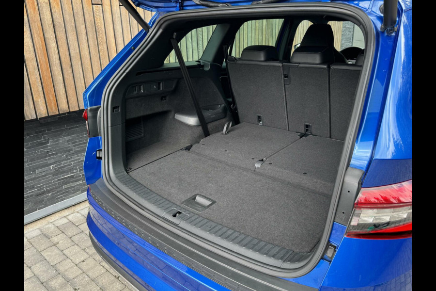 Škoda Kodiaq 1.5 TSI Sportline 7-persoons Automaat | Trekhaak uitklapbaar | Voorstoelen en achterbank verwarmd | Adaptief demping systeem | N
