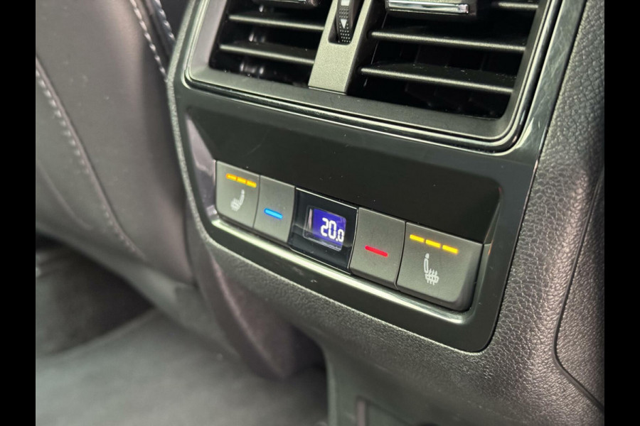 Škoda Kodiaq 1.5 TSI Sportline 7-persoons Automaat | Trekhaak uitklapbaar | Voorstoelen en achterbank verwarmd | Adaptief demping systeem | N