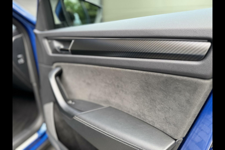 Škoda Kodiaq 1.5 TSI Sportline 7-persoons Automaat | Trekhaak uitklapbaar | Voorstoelen en achterbank verwarmd | Adaptief demping systeem | N