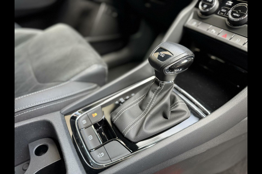 Škoda Kodiaq 1.5 TSI Sportline 7-persoons Automaat | Trekhaak uitklapbaar | Voorstoelen en achterbank verwarmd | Adaptief demping systeem | N